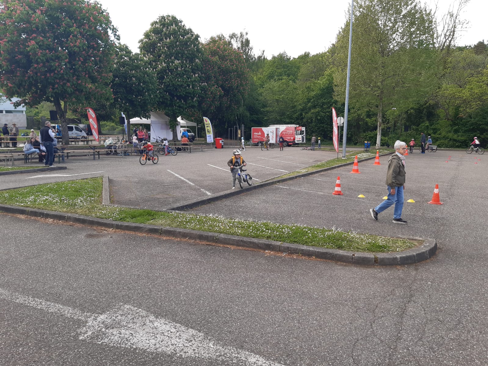 Lire la suite à propos de l’article AU TOUR DU VELO – Une belle journée à Sarreguemines !